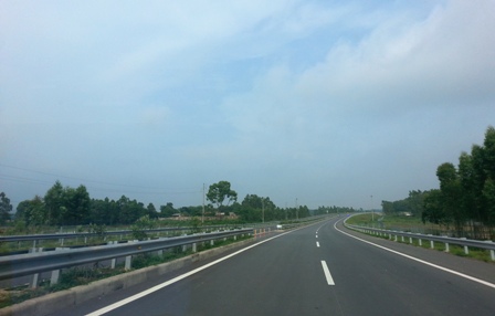 Cao tốc Nội Bài - Lào Cai.
